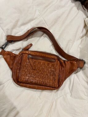 Vilenca Holland Woven Leather Crossbody Waist Bag - Women's Tan Brown
